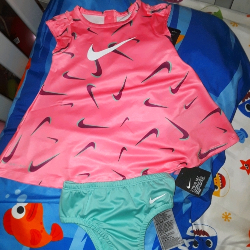 Brand new baby girls 6 month nike dress with cover
